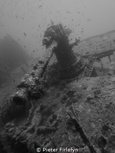 anti-aircraft gun Thistlegorm wreck by Pieter Firlefyn 